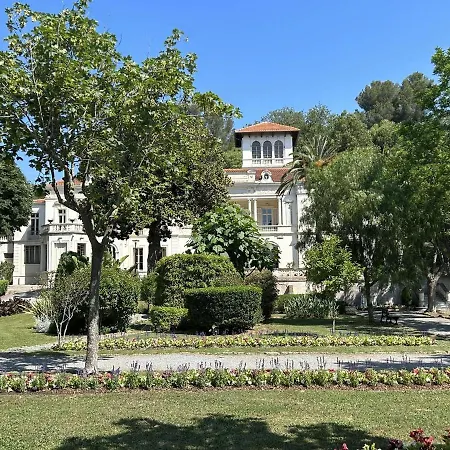 De Climatise Avec Terrasse Et Garage Au Coeur Du Centre Historique De - Fr-1-226a-290 Appartement *